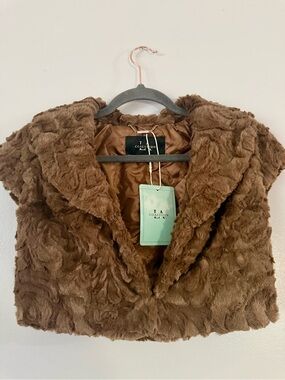 NWT LA Coalition Luxury Faux Fur Cropped Vest / Jacket - Chocolate Brown